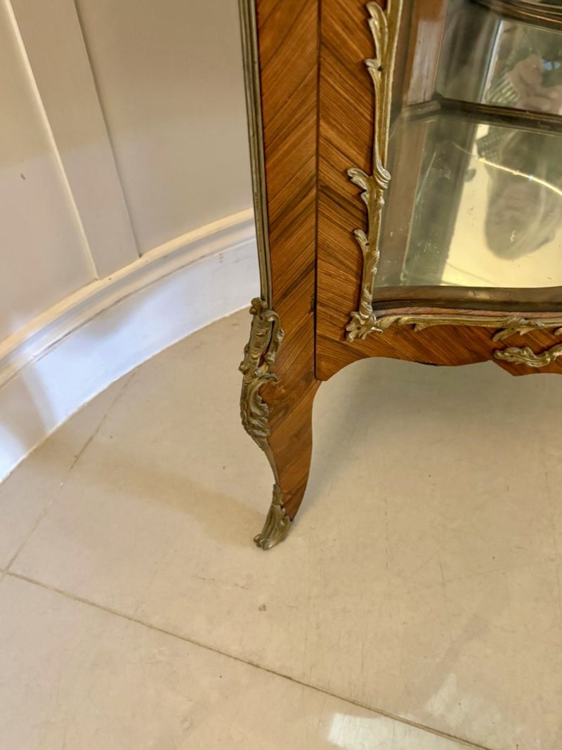 Antique Exceptional French Kingwood Serpentine Corner Display Cabinet with Marble Top and Ormolu Mounts - Image 11